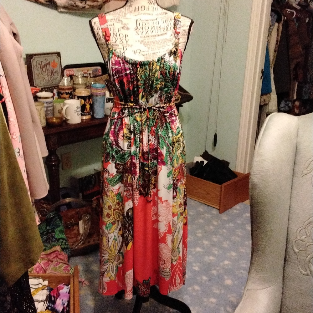 Women's NWOT wild tropical print casual dress by T Tahari size L
